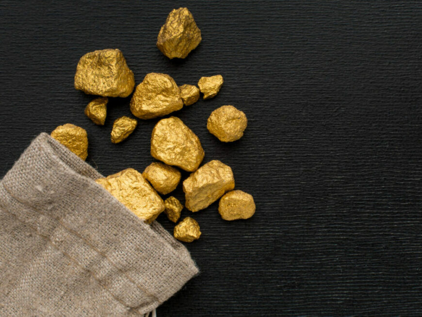 top view gunny sack with gold ore e1622646531972 Заңсыз алтын қазғандарға жауапкершілік күшейтіледі