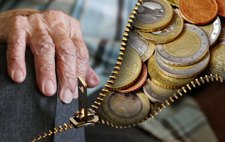 old people 1555705 1280 Как получить пенсионные выплаты быстрее