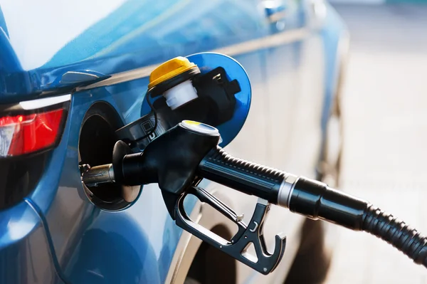 Дешево или дорого: Почему цены на бензин растут в Казахстане?