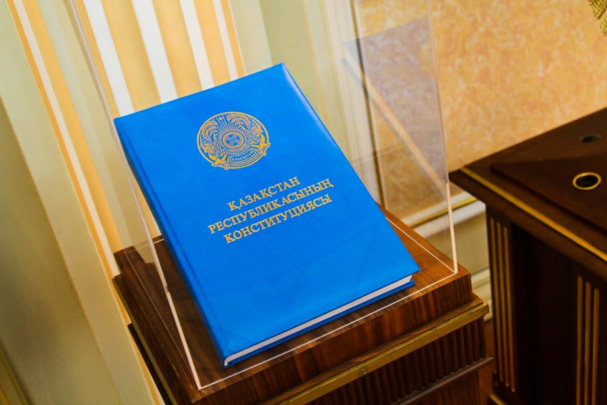 Поправки в Конституцию Казахстана о полномочиях президента планируется разработать в апреле