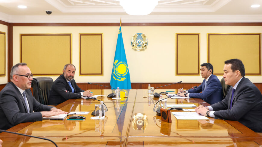 img 1894jpeg "Перед Правительством стоит задача по укреплению роли Казахстана в качестве надежного континентального транзитного хаба", - Алихан Смаилов.