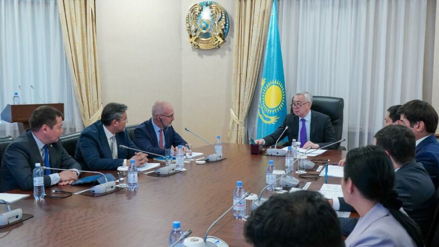 IMG 4325 Серик Жумангарин провёл переговоры с исламским банком ADCB об инвестициях в экономику Казахстана